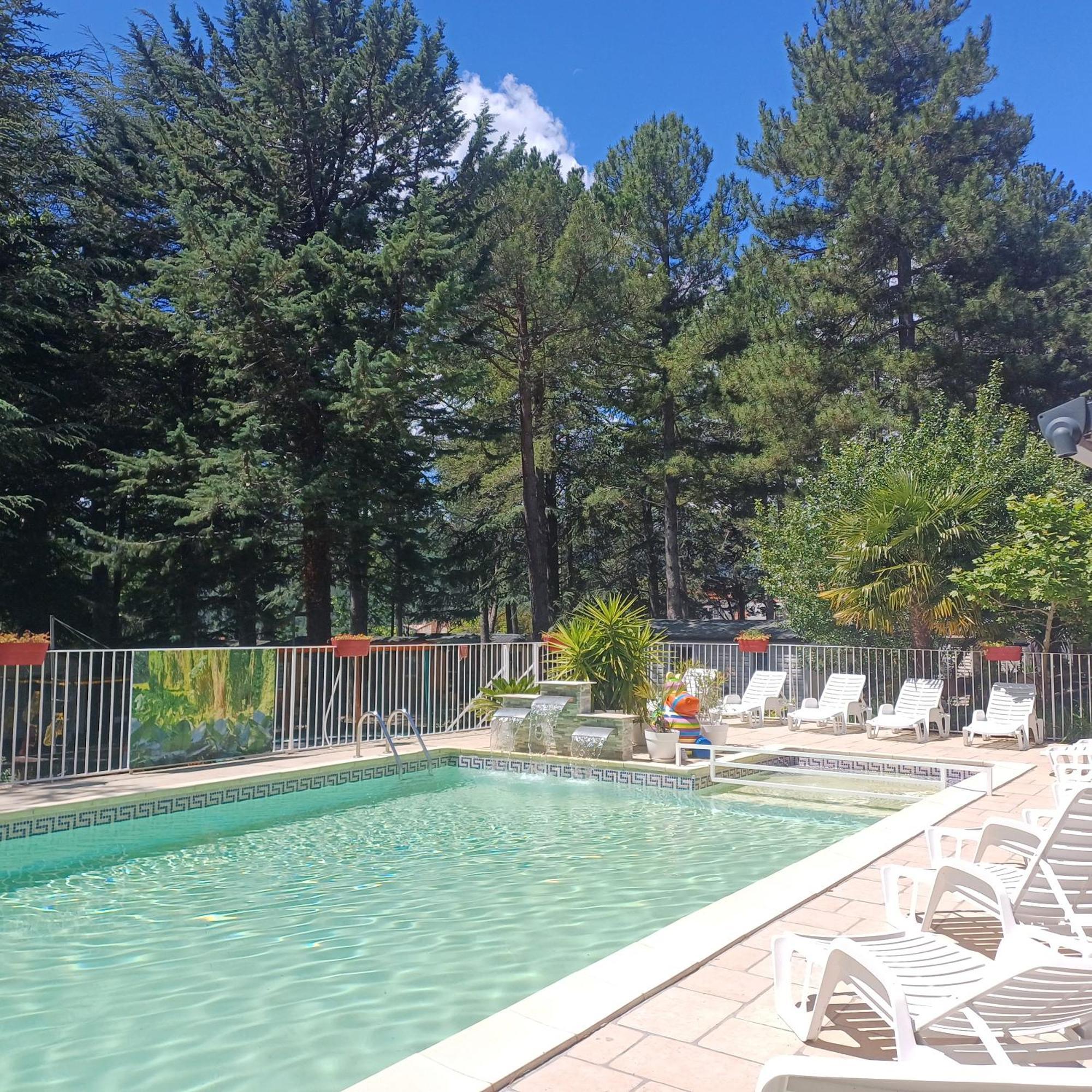 Camping La Source Sournia Zewnętrze zdjęcie